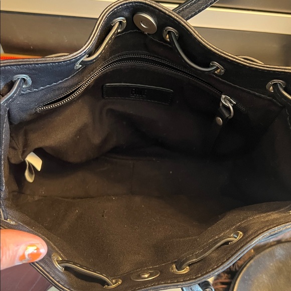 🛑 1 hour sale. Frye Black Leather Shoulder Bag - Picture 9 of 14